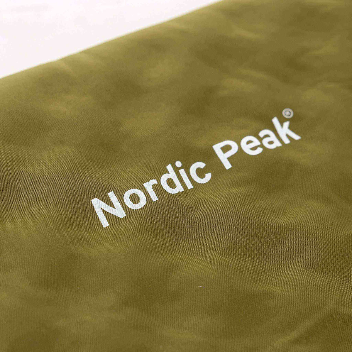 Selvoppustelig liggeunderlag dobbelt 9 cm fra Nordic Peak, blødt og selvoppusteligt.