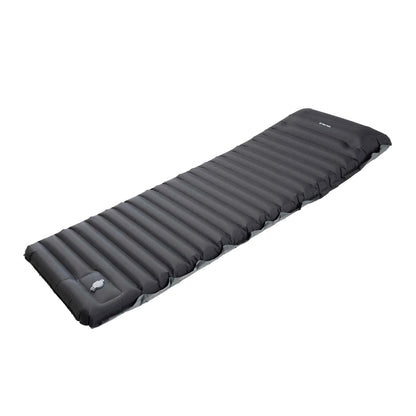 Ultralight liggeunderlag med indbygget pude og fodpumpe, 10 cm tyk, let og kompakt til camping.