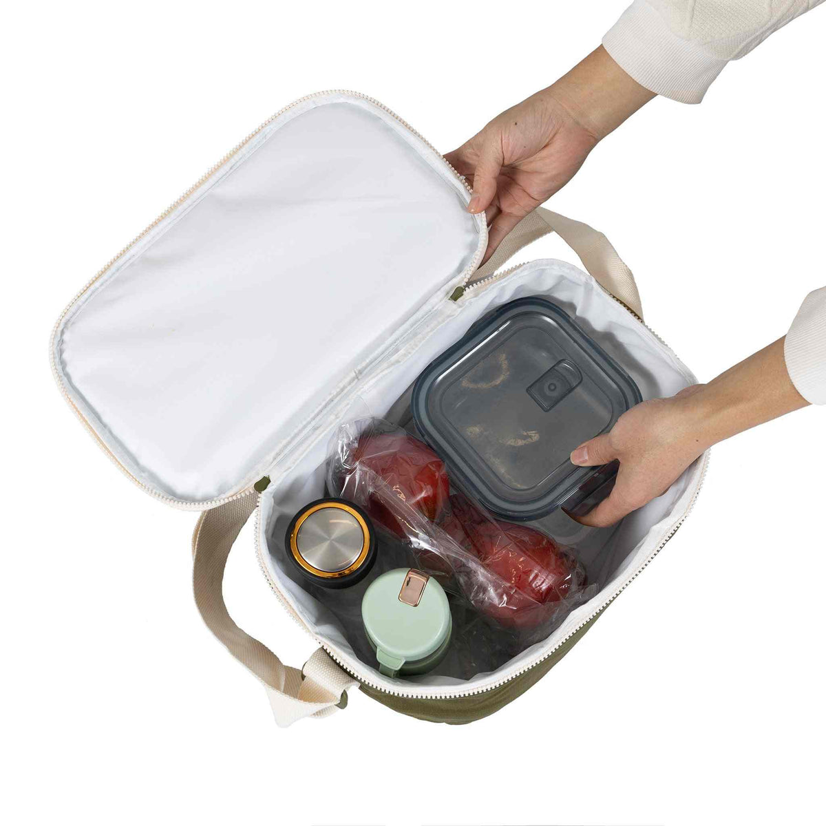 10L compact øletaske with effective insulation, perfect for cold drinks and snacks on the go.