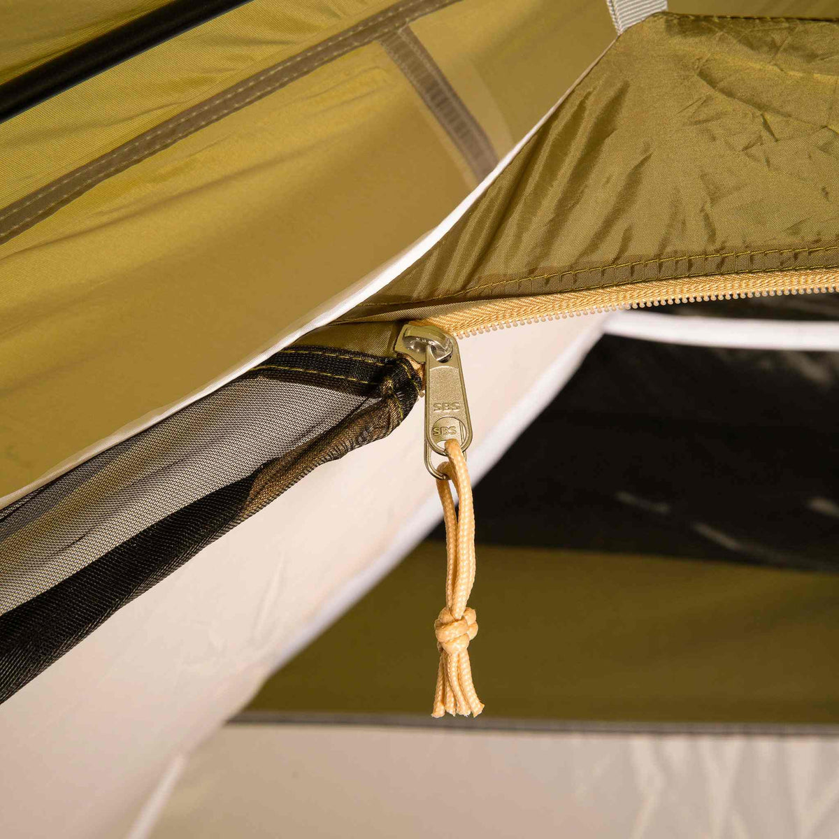 XL festivaltelt for 2 personer with durable SBS zippers and mosquito netting.