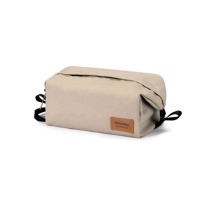 Waterproof toilettaske with spacious compartments, ideal for organizing toiletries for festivals.