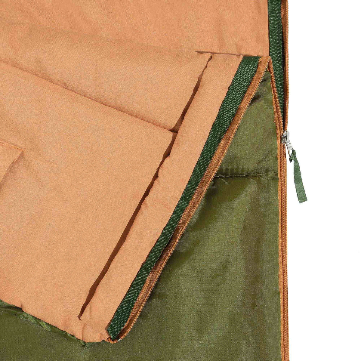 Basic sovepose with durable polyester outer layer and soft inner lining, suitable for summer camping, measures 185 x 75 cm, includes storage bag.